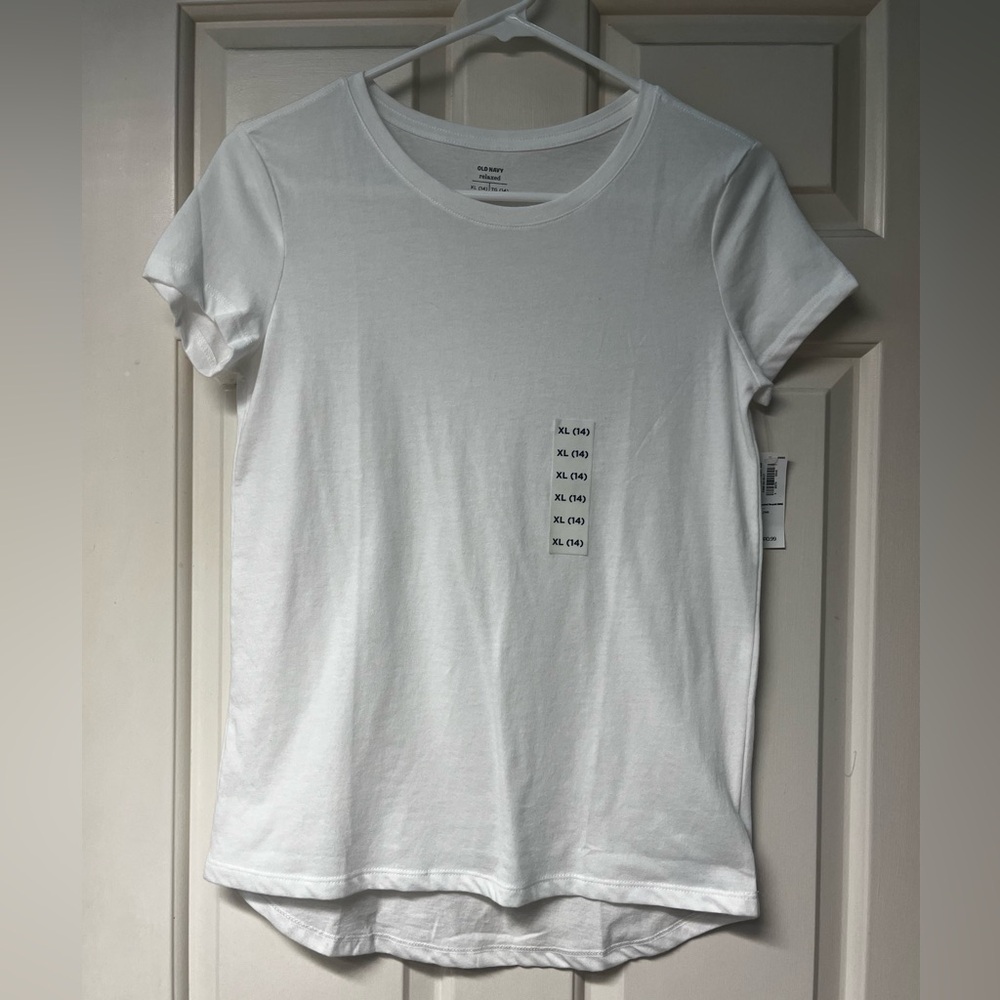 Old Navy White Short Sleeve Tee